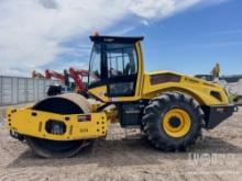 2020 BOMAG BW211D-5 VIBRATORY ROLLER SN:101586081820 powered by diesel engine, equipped with EROPS,