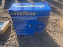 NEW GOODYEAR 3/8 X 50 AIR HOSE REEL NEW SUPPORT EQUIPMENT