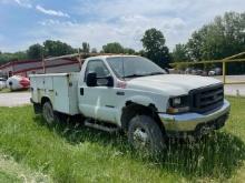 2002 FORD F450 SERVICE TRUCK VN:1FDXF47F22EA45103 4x4 7.3L Diesel with automatic transmission and