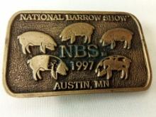 BELT BUCKLE NATIONAL BARROW SHOW AUSTIN MN 1997 LIMITED EDITION #51 OF 100 DIST BY KATO SPECIALTIES