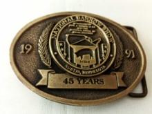 BELT BUCKLE NATIONAL BARROW SHOW AUSTIN MN 1991 LIMITED EDITION #23 OF 100 DIST BY HOWE ADV