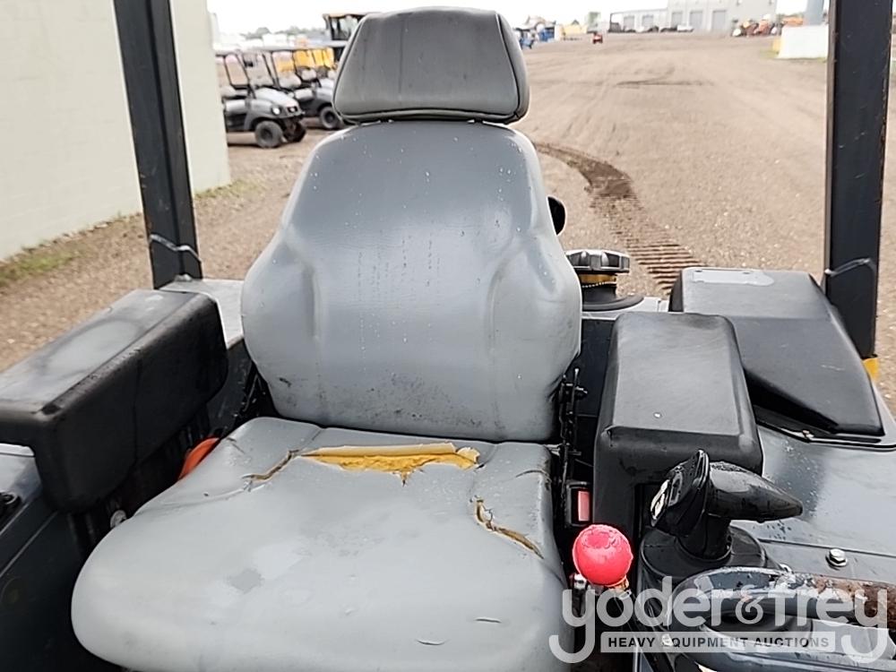 2016 John Deere 450J LGP