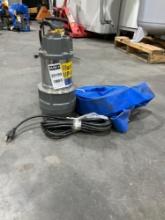 UNUSED 2in SUBMERSIBLE MUSTANG PUMP MP4800 WITH APPROX 50ft HOSE