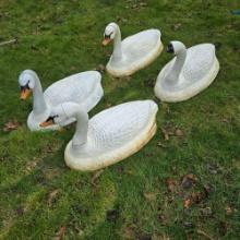 4 swan swimming decoys