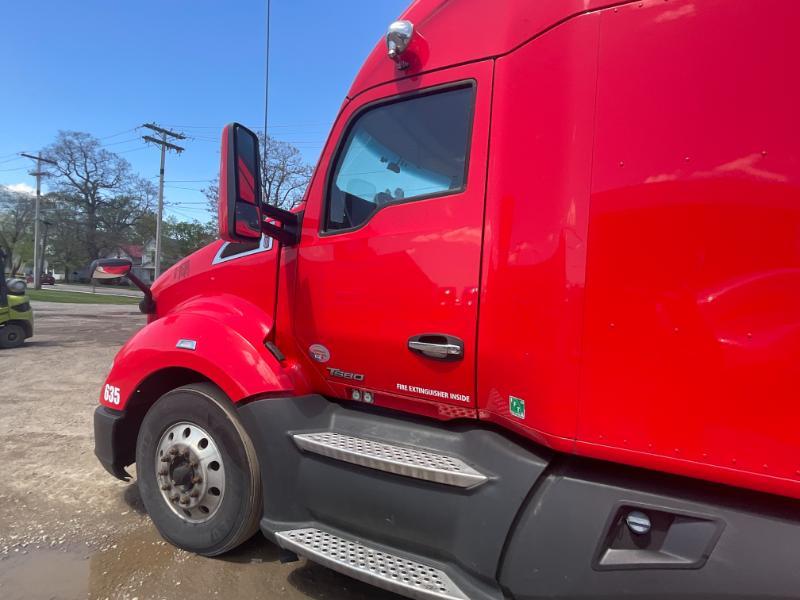 2019 Kenworth T680 Sleeper