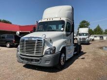 2019 Freightliner CA125 Day Cab