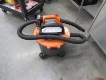 RIDGID CORDLESS SHOP VAC W/CHARGER